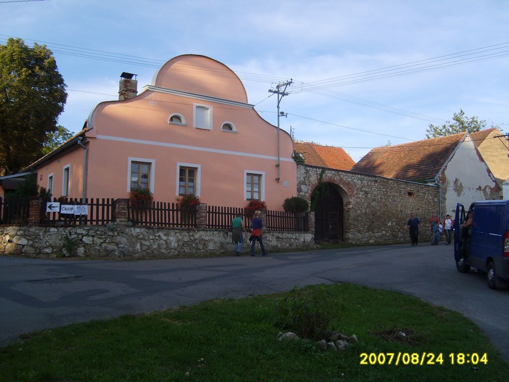 S6007844.JPG